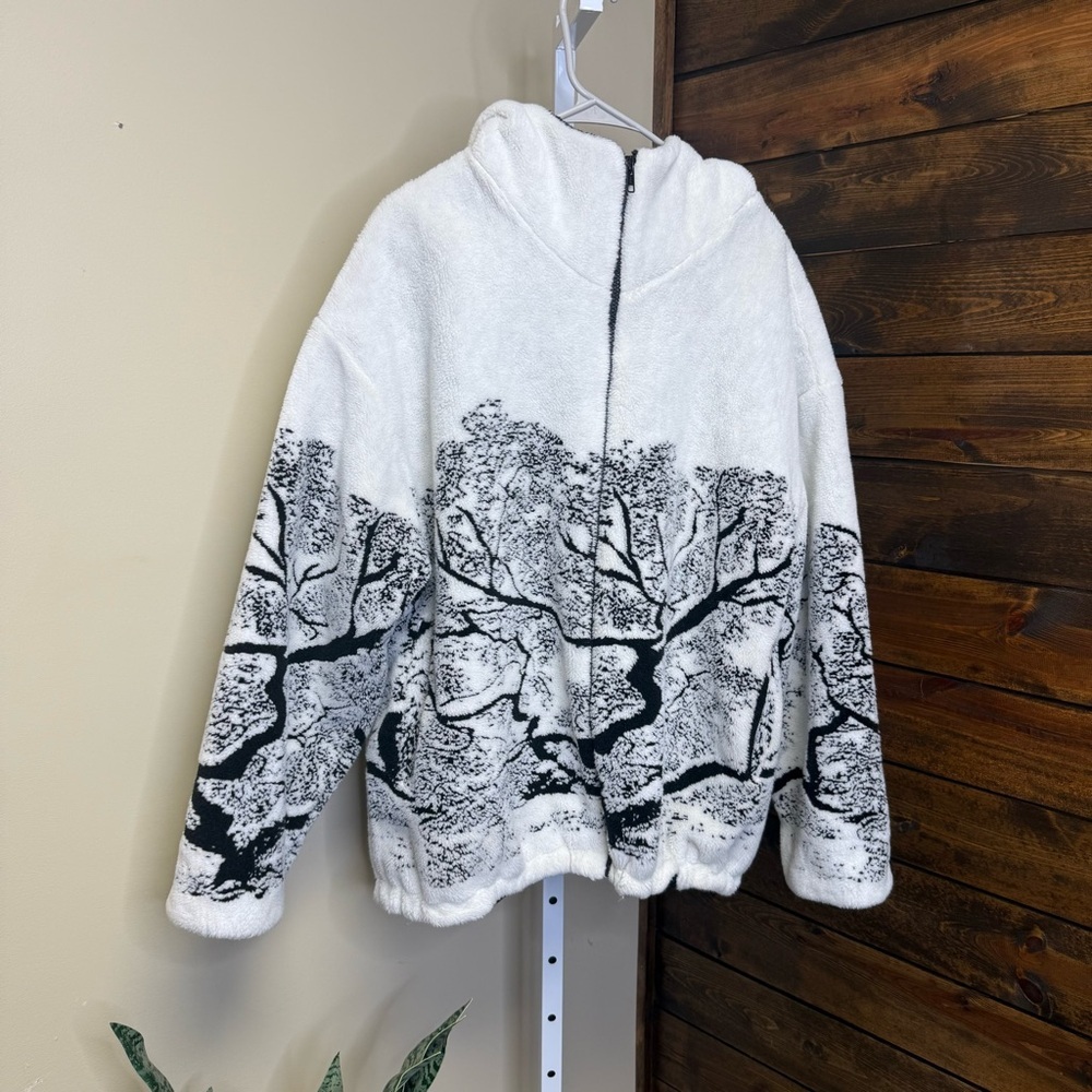 Vintage White and Black Tree Pattern hooded coat Jacket Size M country woods